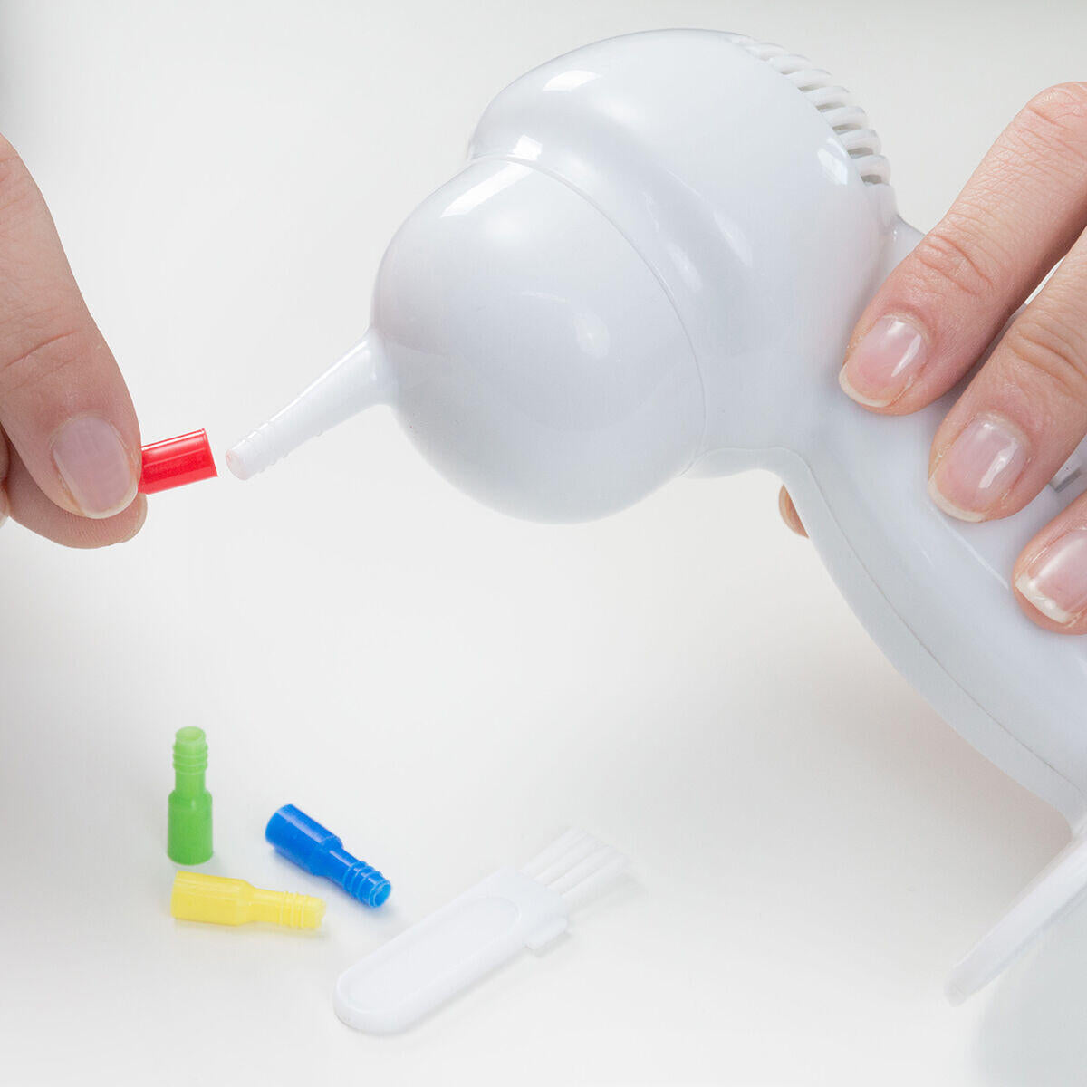 Limpiador de Oídos Eléctrico InnovaGoods – Higiene fácil y reutilizable